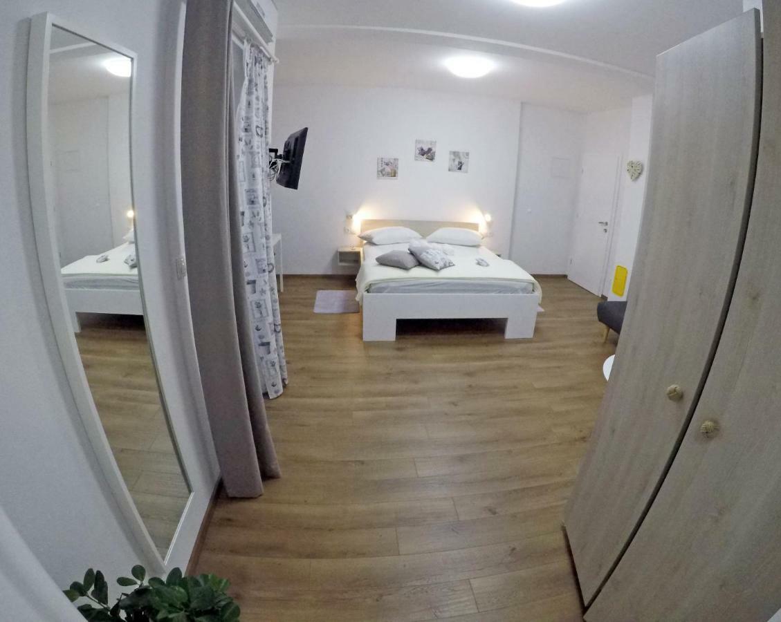 Guesthouse Villa Domenico Lozovac Zewnętrze zdjęcie